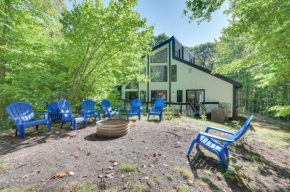 Near Ski Resorts Harbor Springs Home with Fire Pit!
